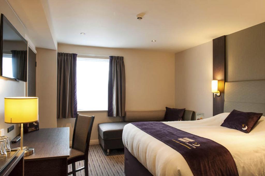 Premier Inn London Romford Central Quarto foto