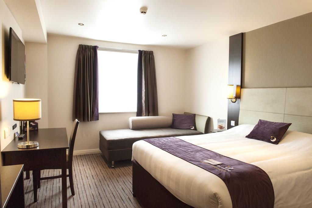 Premier Inn London Romford Central Quarto foto