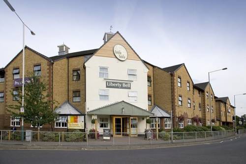 Premier Inn London Romford Central Exterior foto