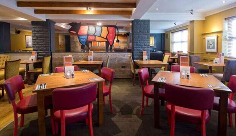 Premier Inn London Romford Central Exterior foto
